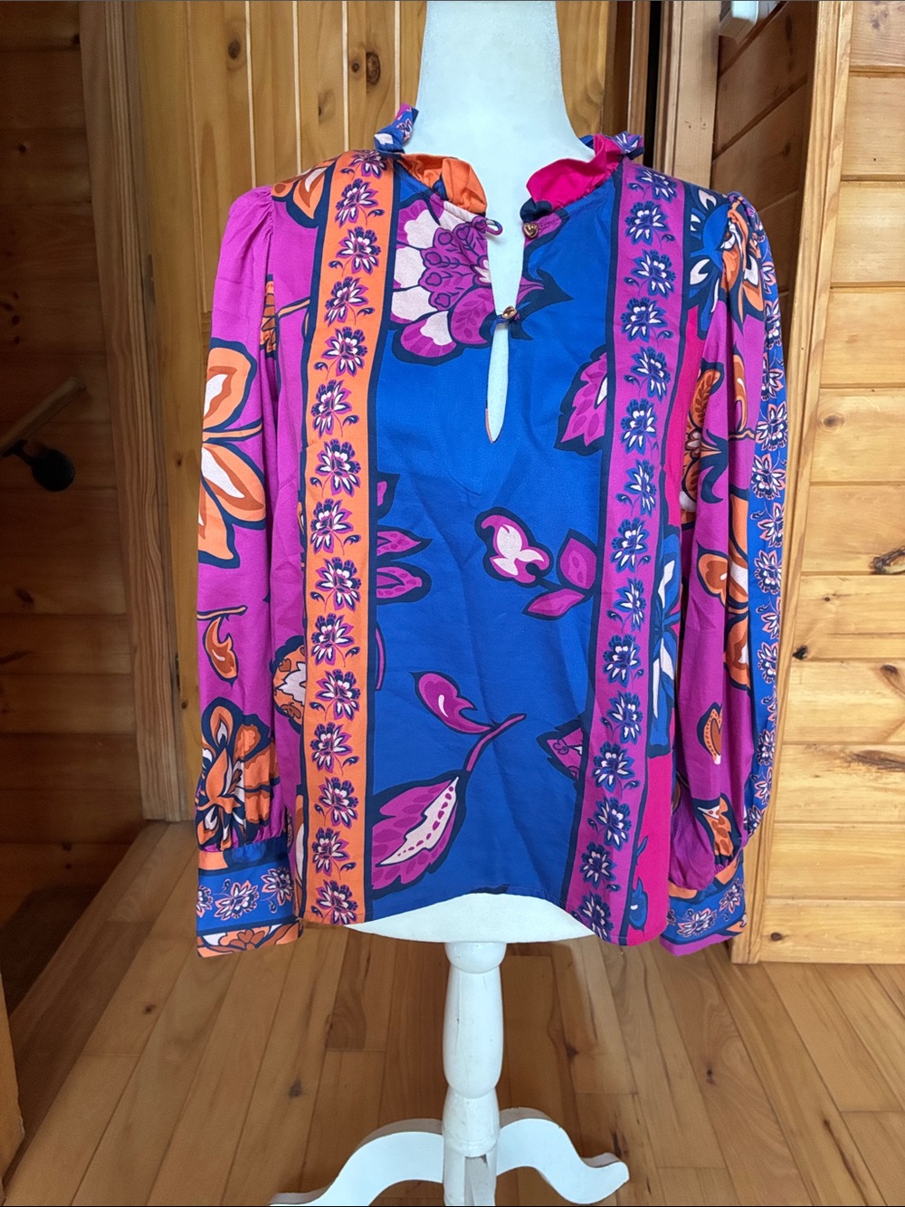 Emily lovelock ruffle neck preppy Femine blouse